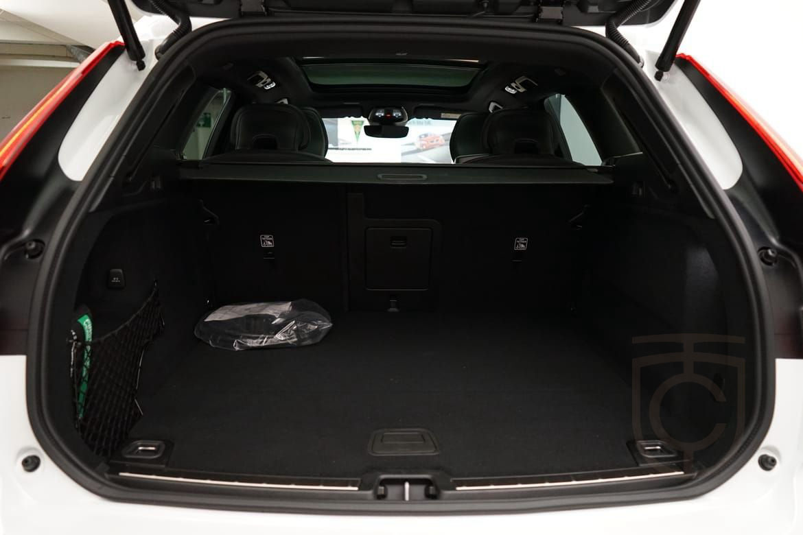 Volvo XC60 T6 Plus Dark Edition,Taklucka, on call