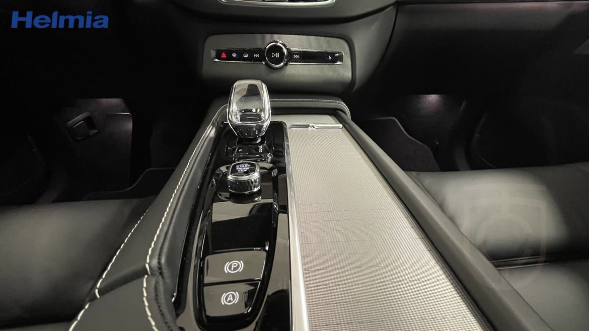 Volvo XC90 T8 Ultra Dark Edition