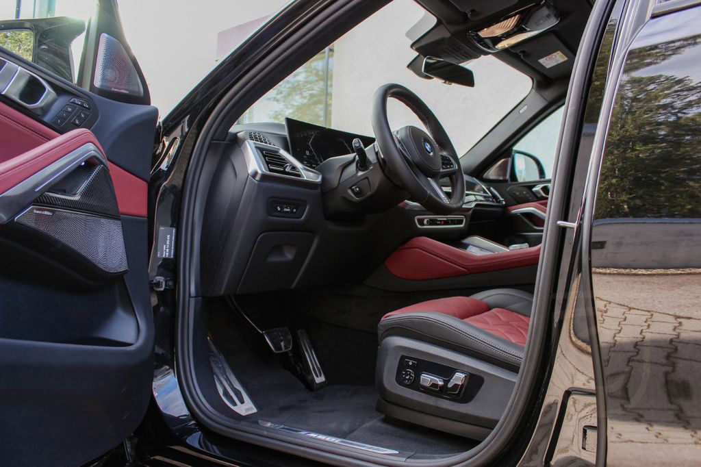 BMW X6 M60 i xDrive / STANDHEIZUNG / B&W / TRAVEL