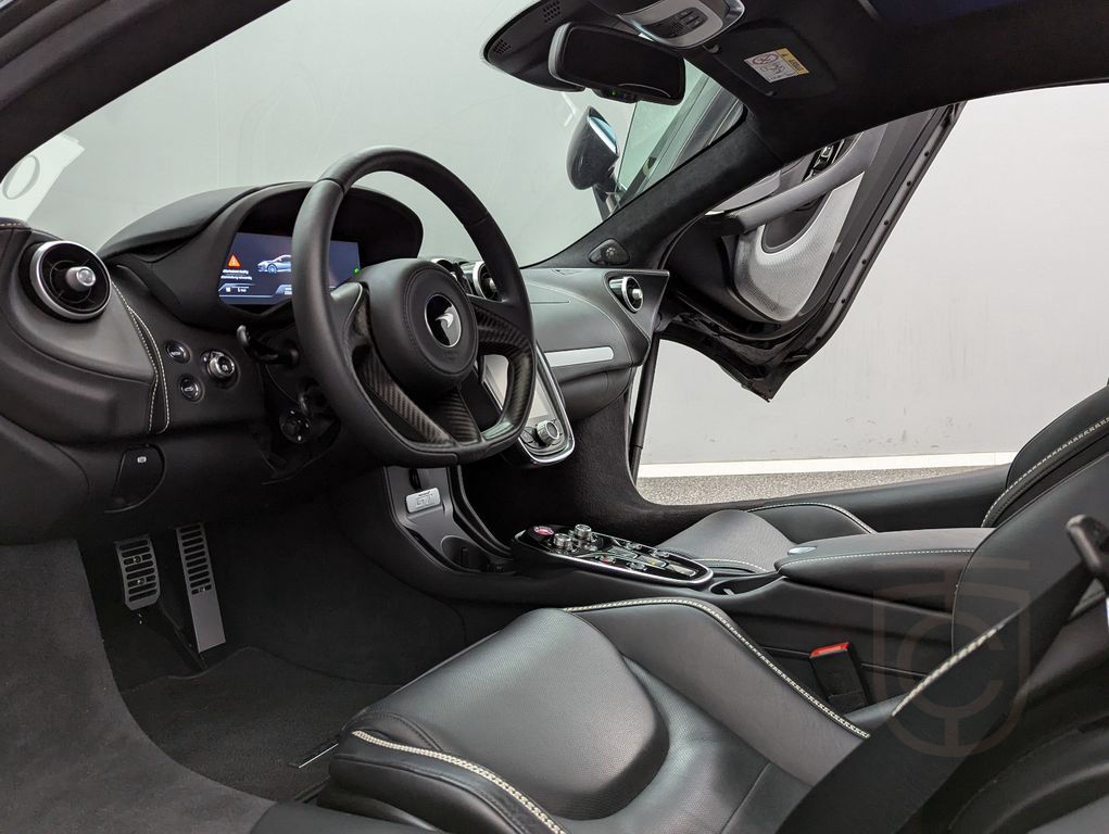 McLaren GT*MY2023*BLACK/BLACK*CARBON*FULL OPTIONS*B&W