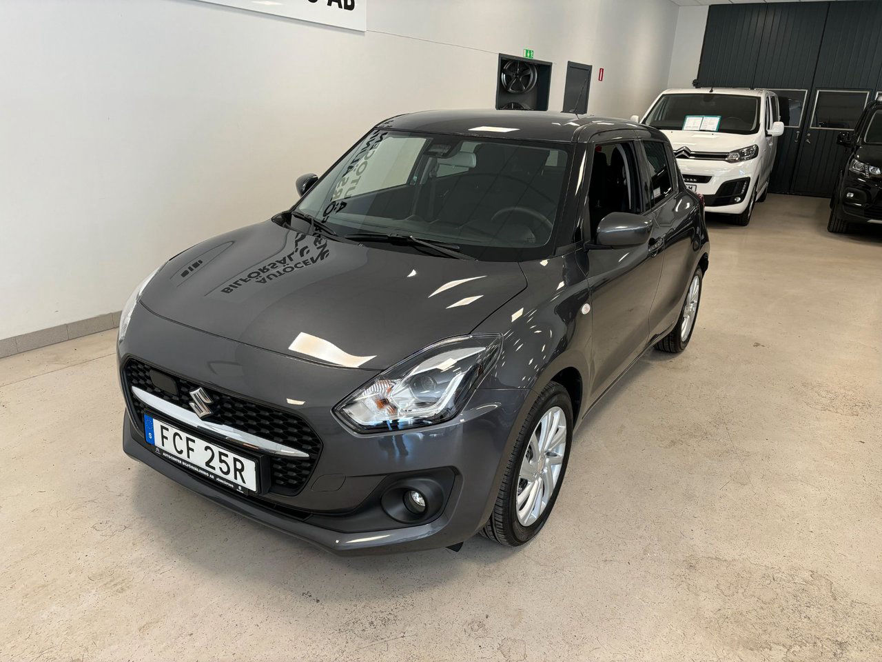 Suzuki Swift 1.2 Select Automat CVT Hybrid