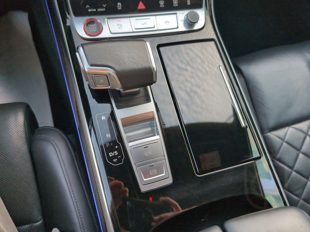 Audi S8 UPE:192*OLED*Pano*Softc*B&O*HUD*StHz*Keramik*