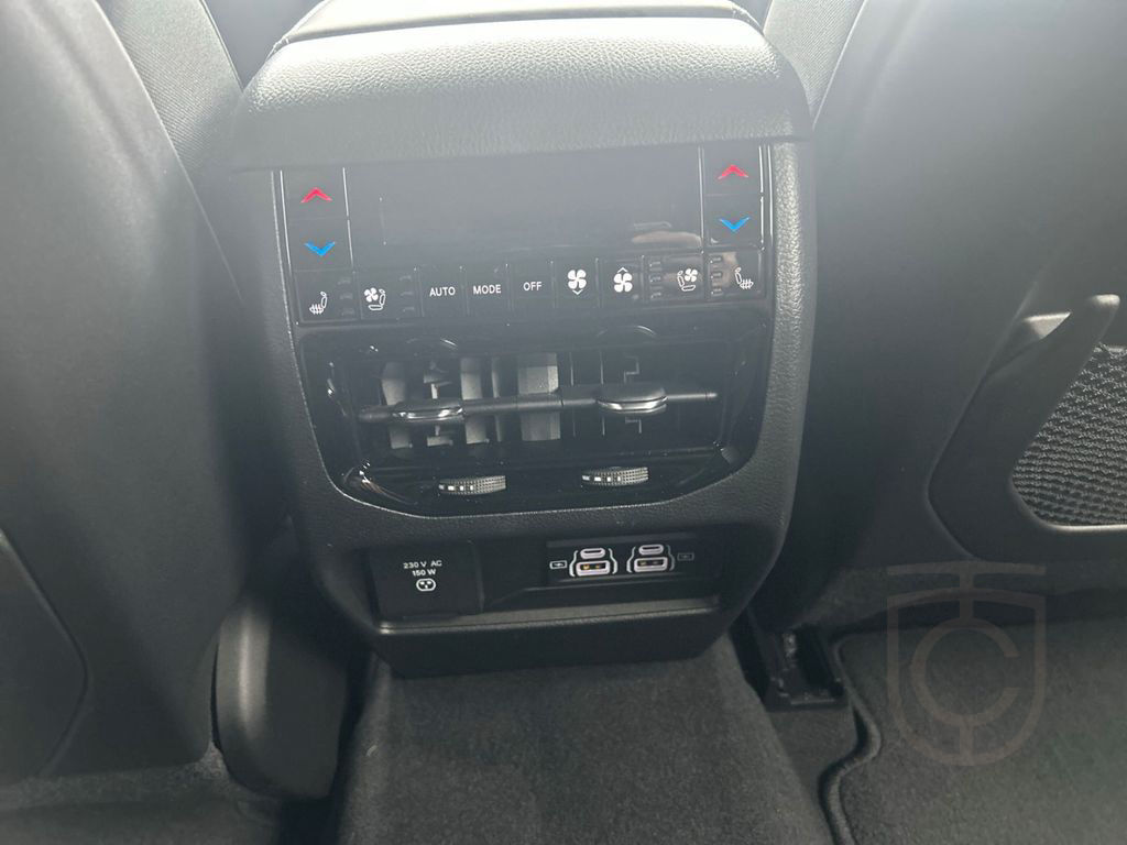 Jeep Grand Cherokee 4xe Overland HUD Navi Leder AHK