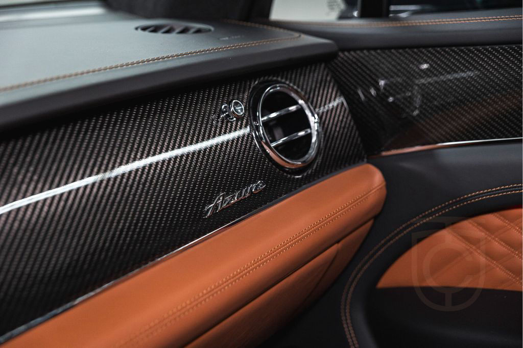 Bentley Bentayga Azure V8 |Black Line|Touring Spec|22" T