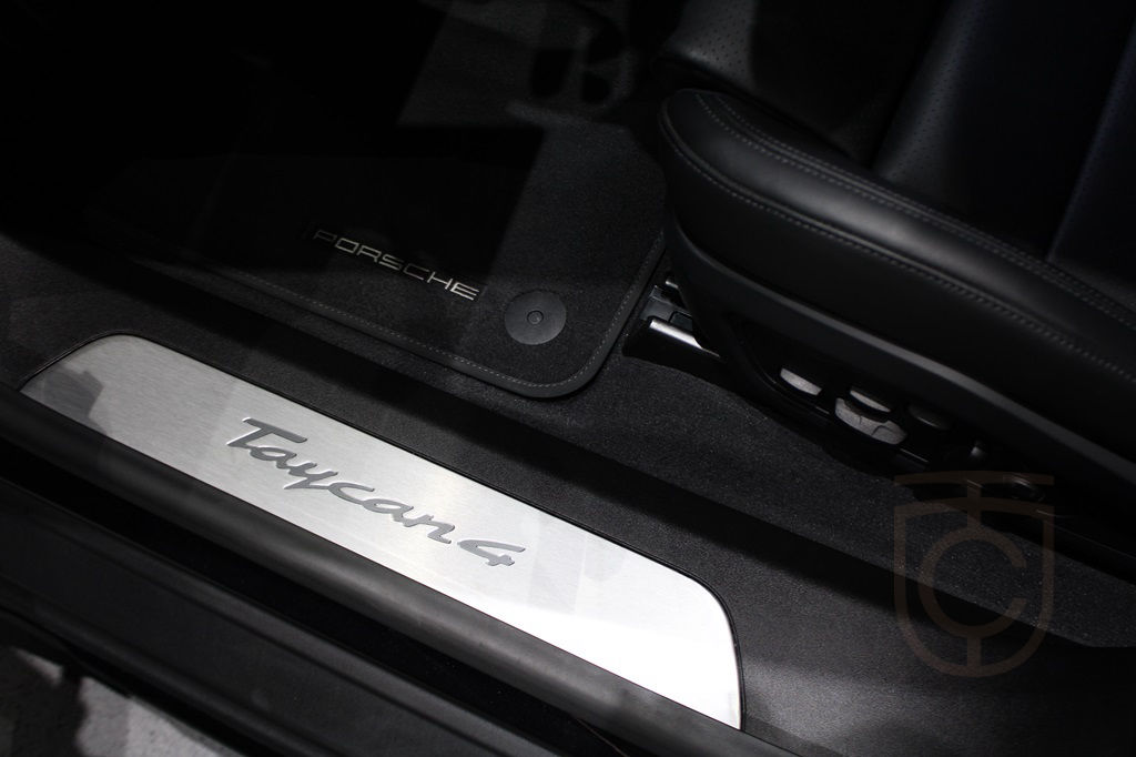 Porsche Taycan 4 Cross Turismo