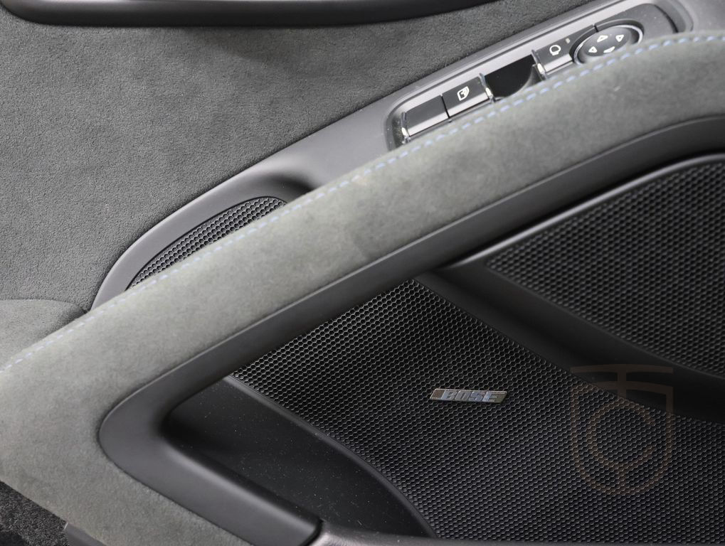 Porsche 718 Cayman GT4 RS