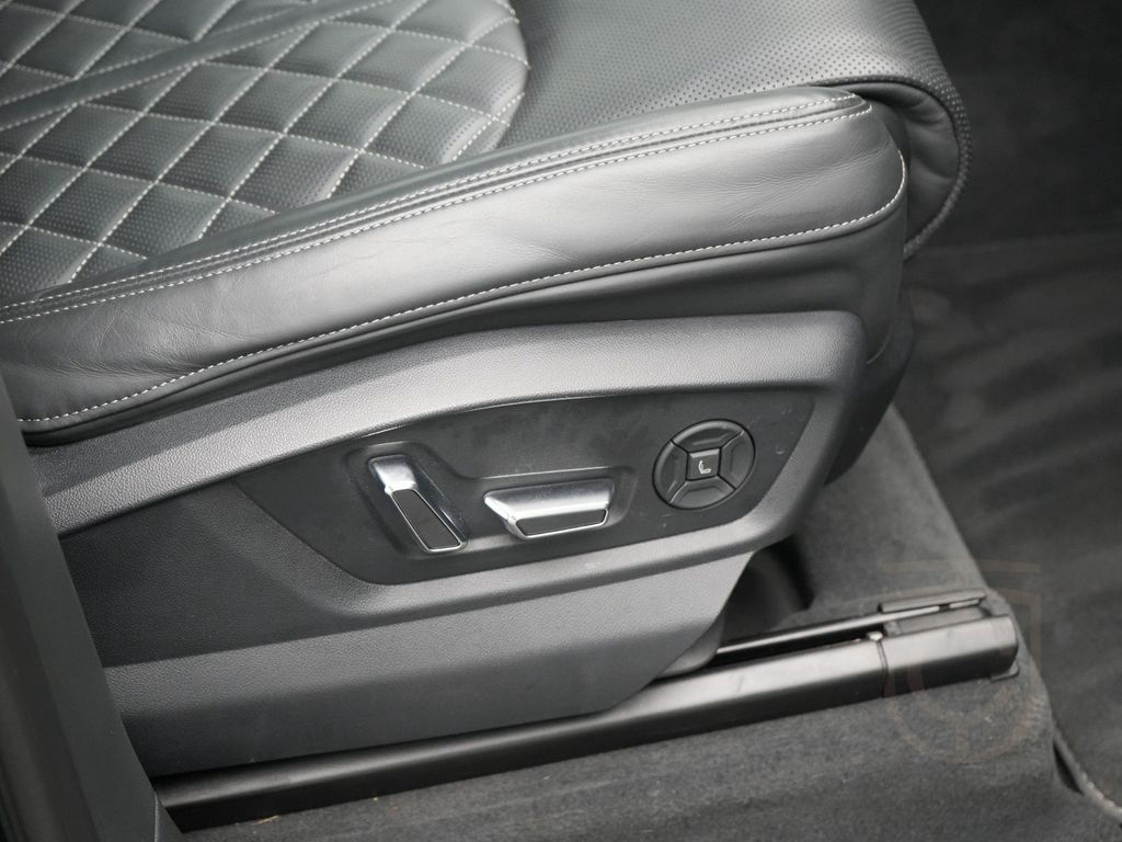 Audi SQ7 ACC 360° PANO CARBON STANDHZ AHK HUD