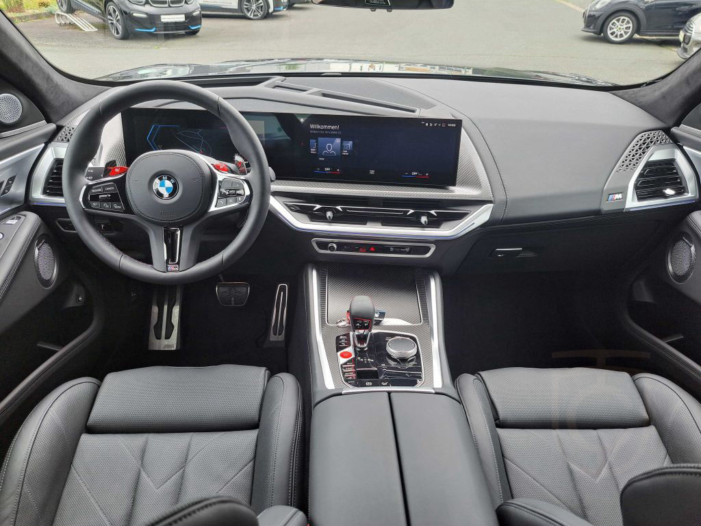 BMW XM M Drivers Gestiksteuerung B&W Surround DAB