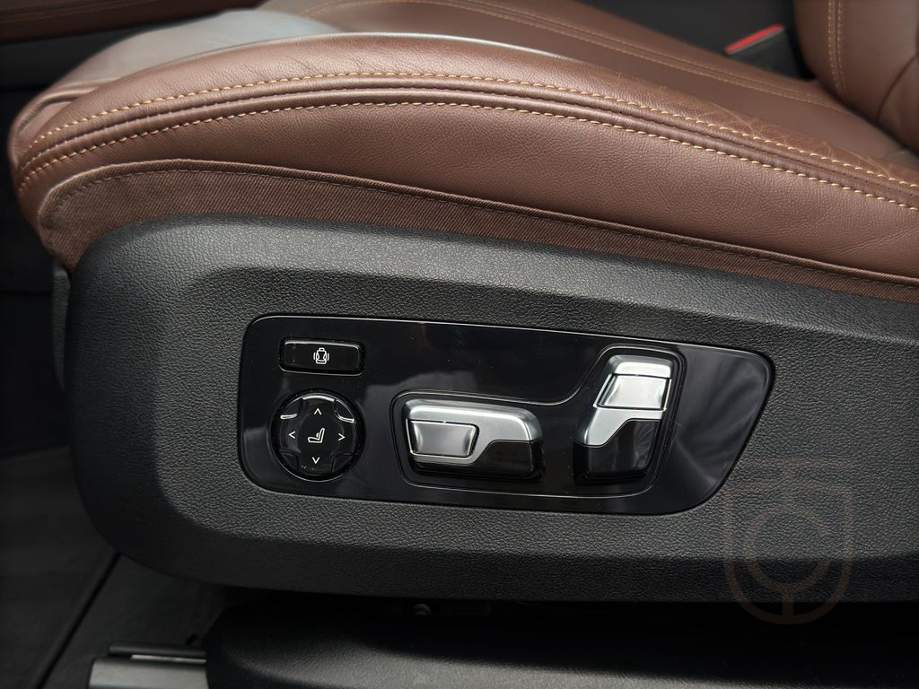 BMW X7 xDrive 40 d LED/LEDER/HUD/PANO/RFK/SIDE/LANE/