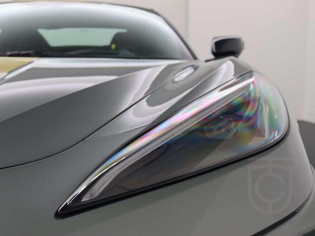 Chevrolet Corvette Stingray C8 convertible 3LT Front lift