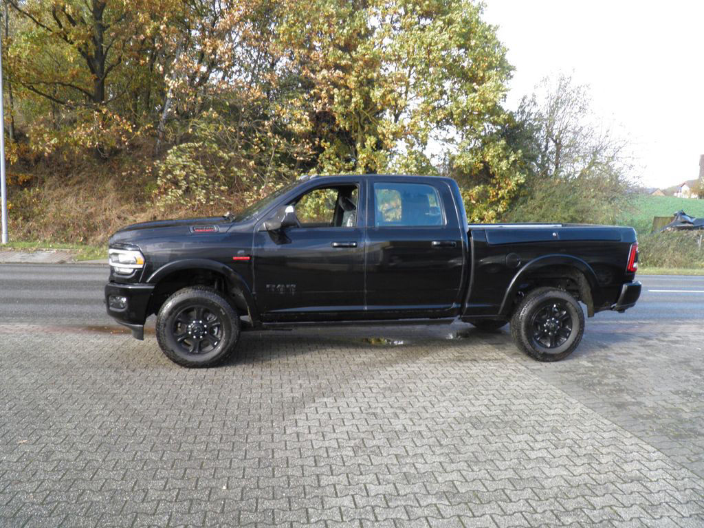Dodge RAM 2500 CREWCAB 4X4 DIESEL NIGHT EDITION LARAMI