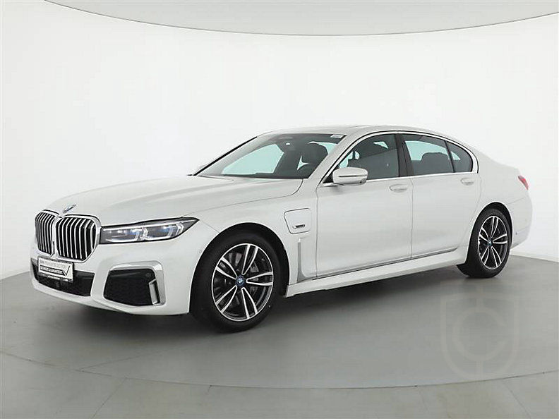BMW 745e Limousine