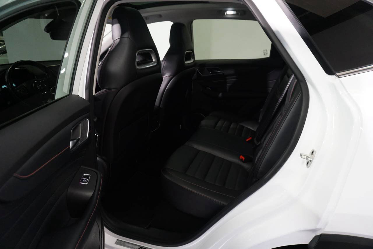 MG EHS PLUG-IN HYBRID LUXURY