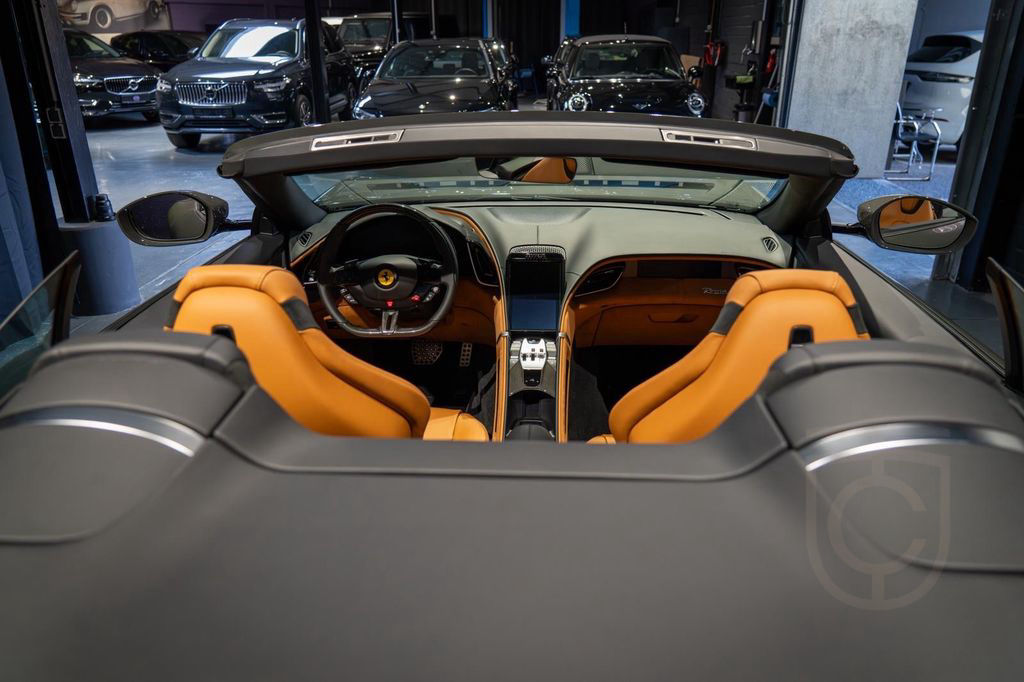 Ferrari Roma Spider / I Hand / 720 KM /