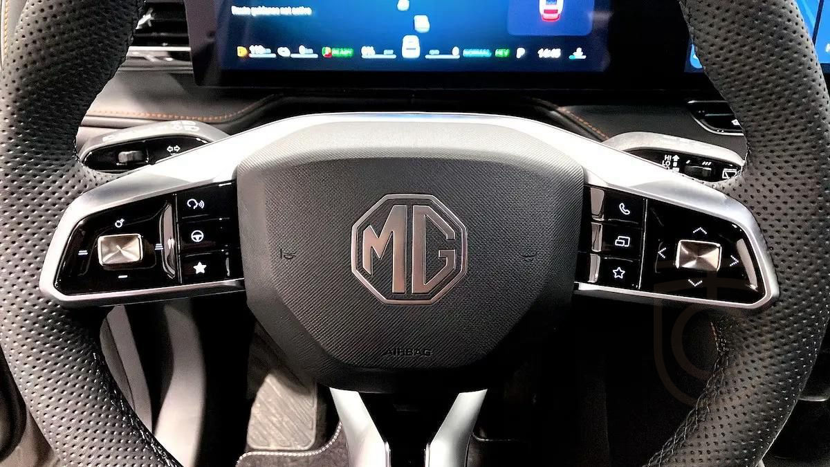 MG HS PHEV Luxury