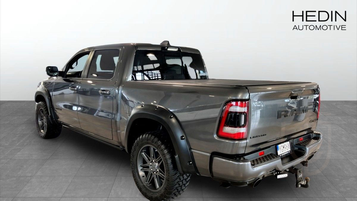 Dodge RAM 1500 Limited Crew Cab V8