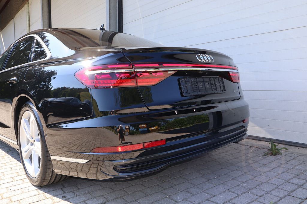 Audi A8L 60 TFSIe lang PANO/ALLRADL./B&O/TV/HuD/NACHT