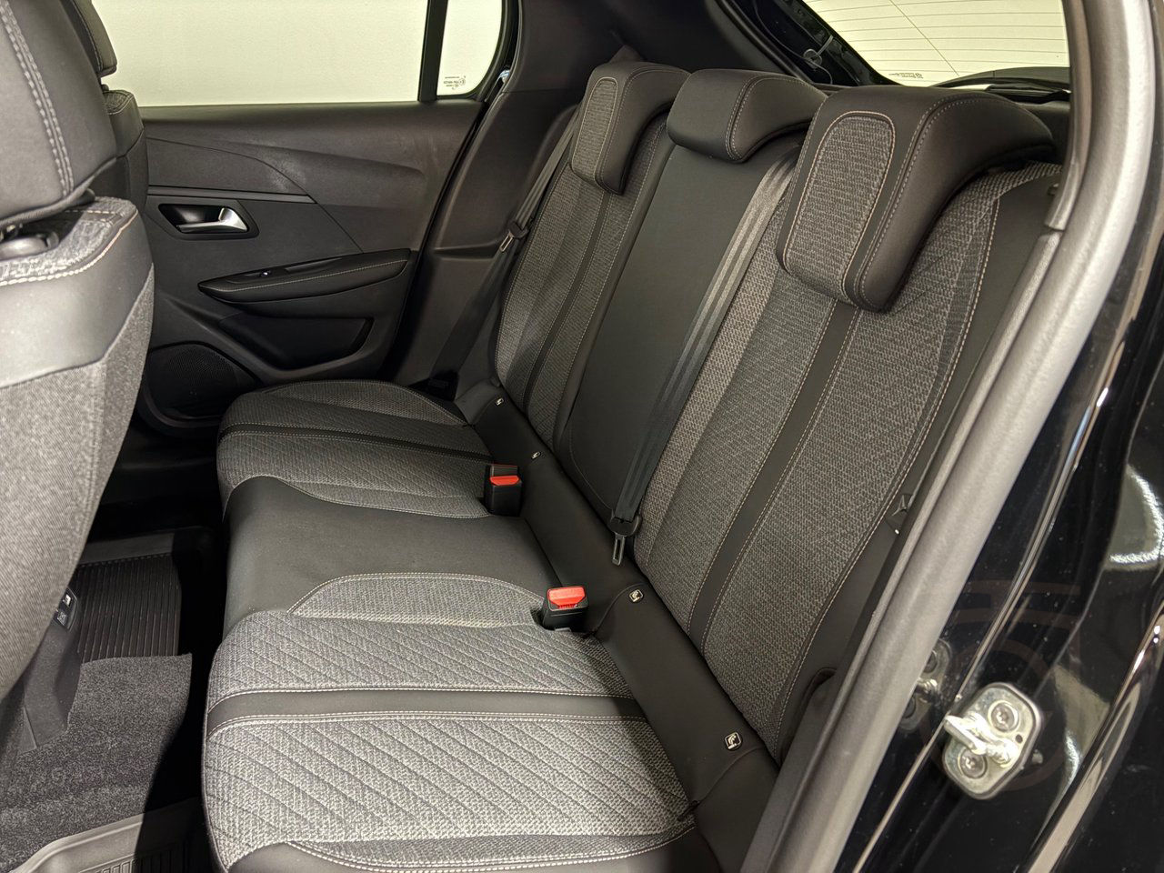 Peugeot 208 ALLURE 1.2 PT100 360kamera