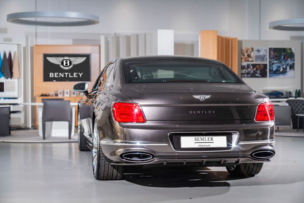 Bentley Flying Spur Mulliner Ultra Performance Hybrid