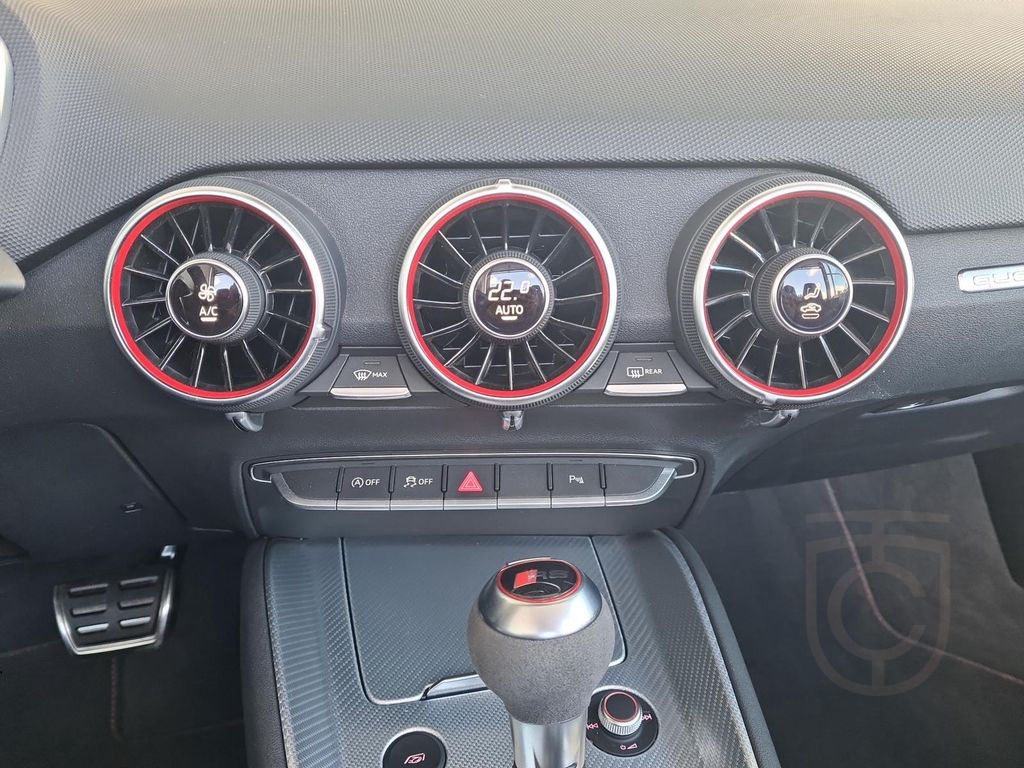 Audi TT RS quattro RS-Dämpf-Regl. RS-Abgas SideAssist