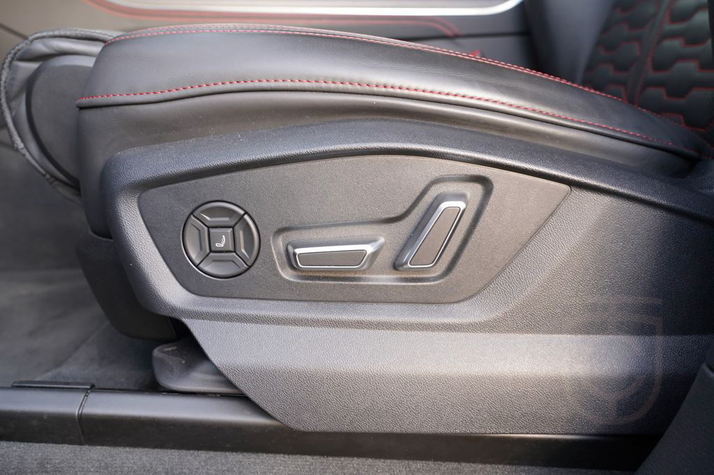 Audi RSQ8 4.0TFSI quattro INDIVIDUAL DYNAMIK+ PANO