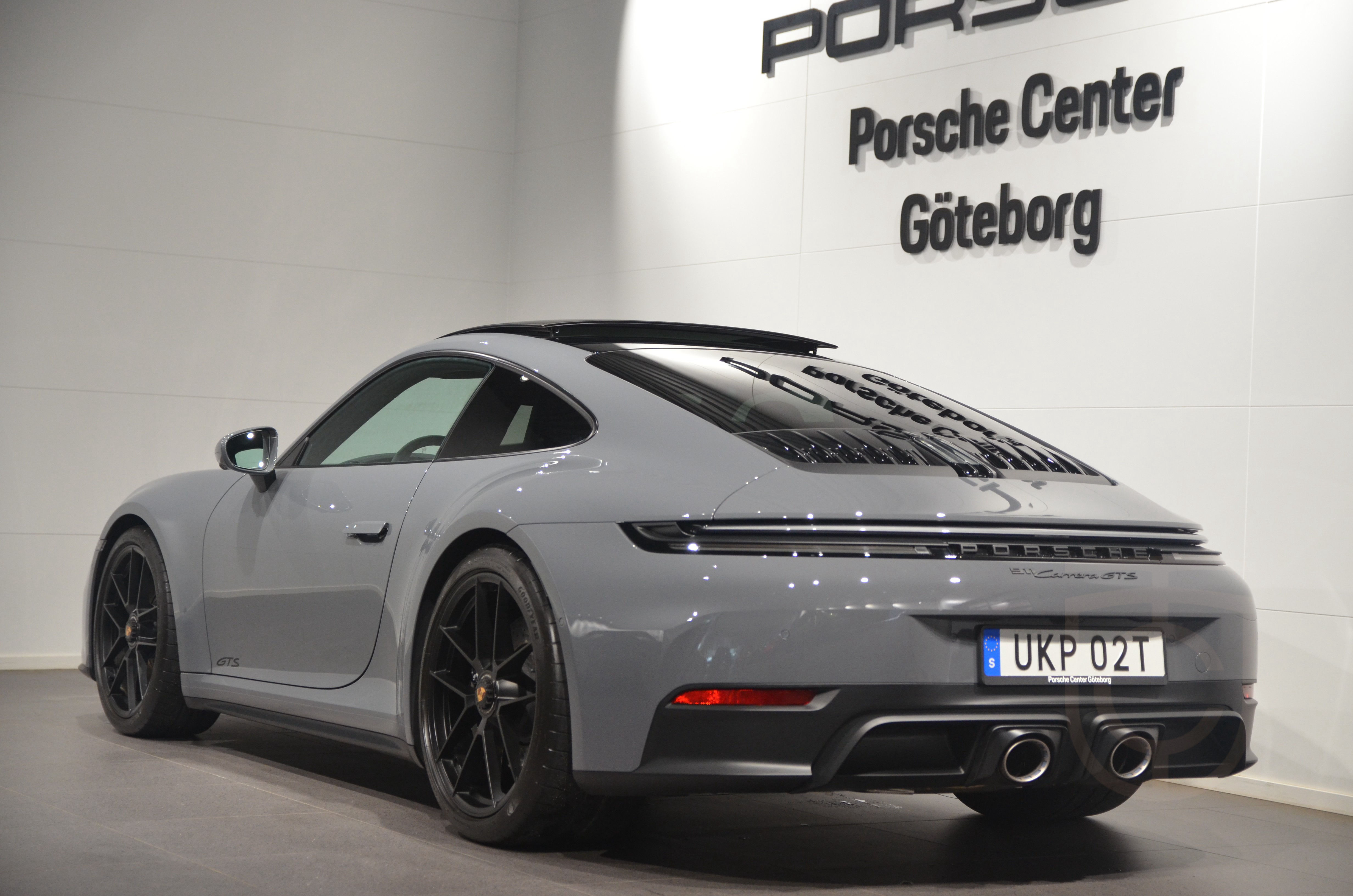 Porsche 911 Carrera GTS