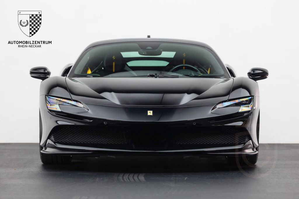 Ferrari SF90 Stradale RacingSeats/Carbon-LED/Liftsystem