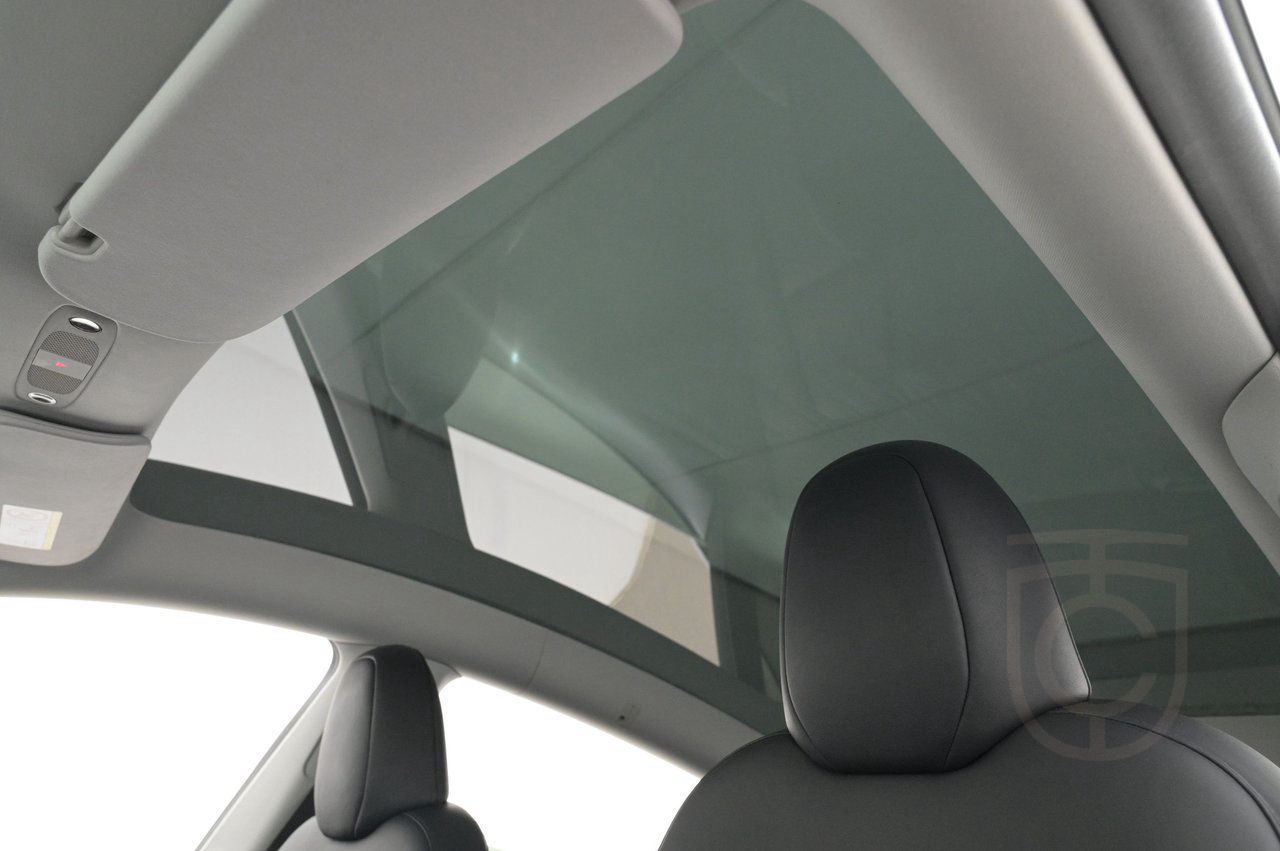 Tesla Model Y Long Range AWD Autopilot Acc.Boost Pano
