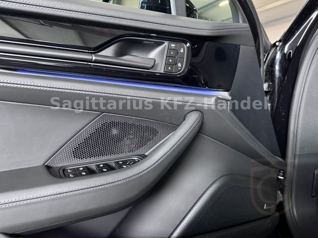 Porsche Panamera 4/InnoD/HUD/3xDisplay/Massage/SAGA/StHz