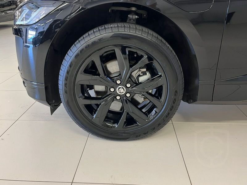 Jaguar I-Pace EV400 R-Dynamic