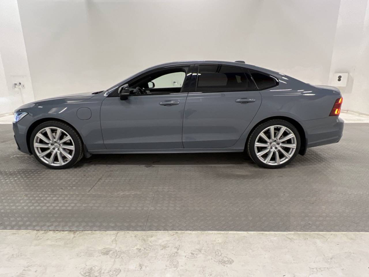 Volvo S90 Recharge T8 AWD
