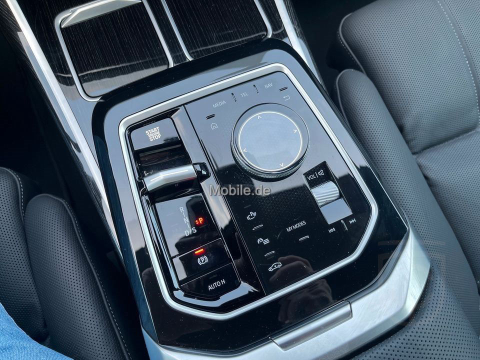 BMW 750e xDrive M Sport 21" Executive Lounge Massage