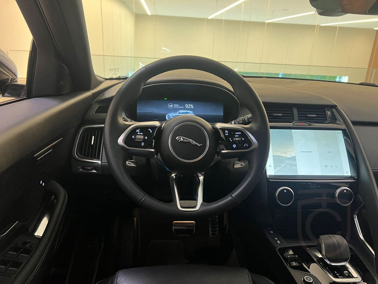 Jaguar E-Pace P300e PHEV R-Dynamic