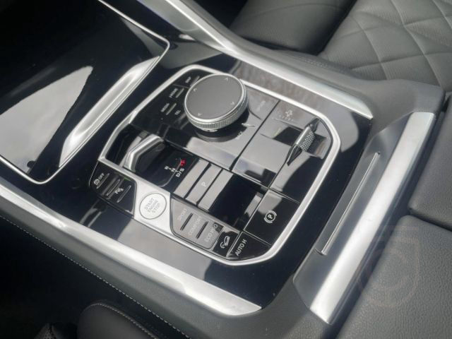 BMW X6 XDRIVE30D M SPORT HUD StandHZG AHK Pano Massa