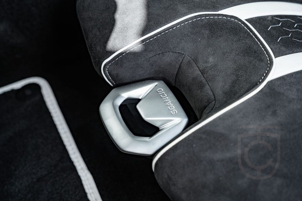 Lamborghini Huracán Tecnica*1.Hand*Deutsch*Neuwertig*