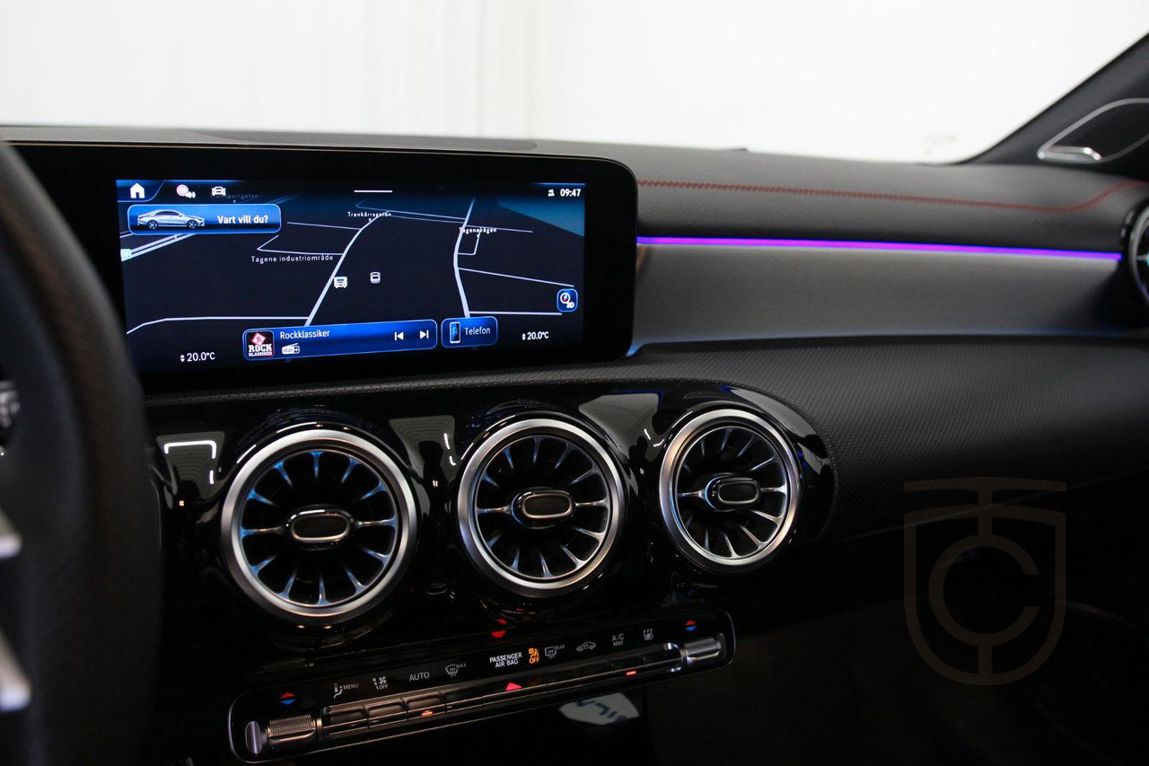 Mercedes-Benz CLA 250 e Coupé AMG Line Night Burmester 360°