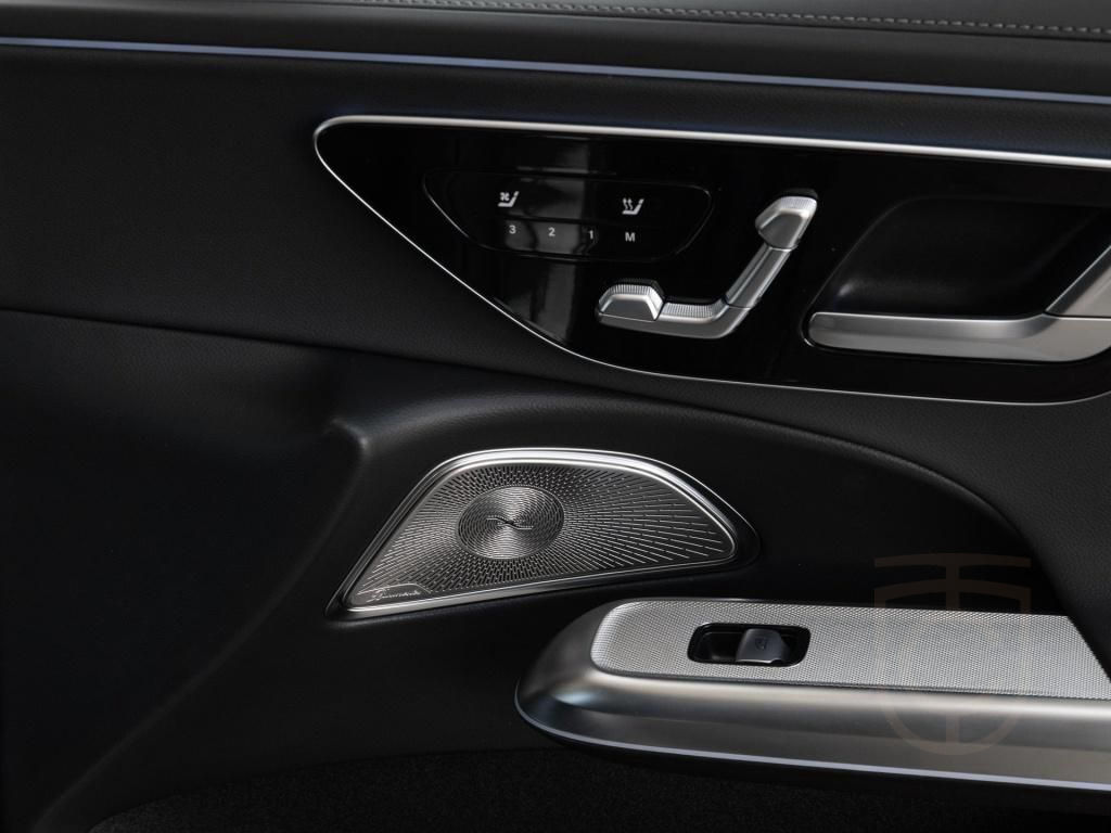 Mercedes-Benz E 200 AMG/Superscreen/Digital/Pano/360/Burm4D/20