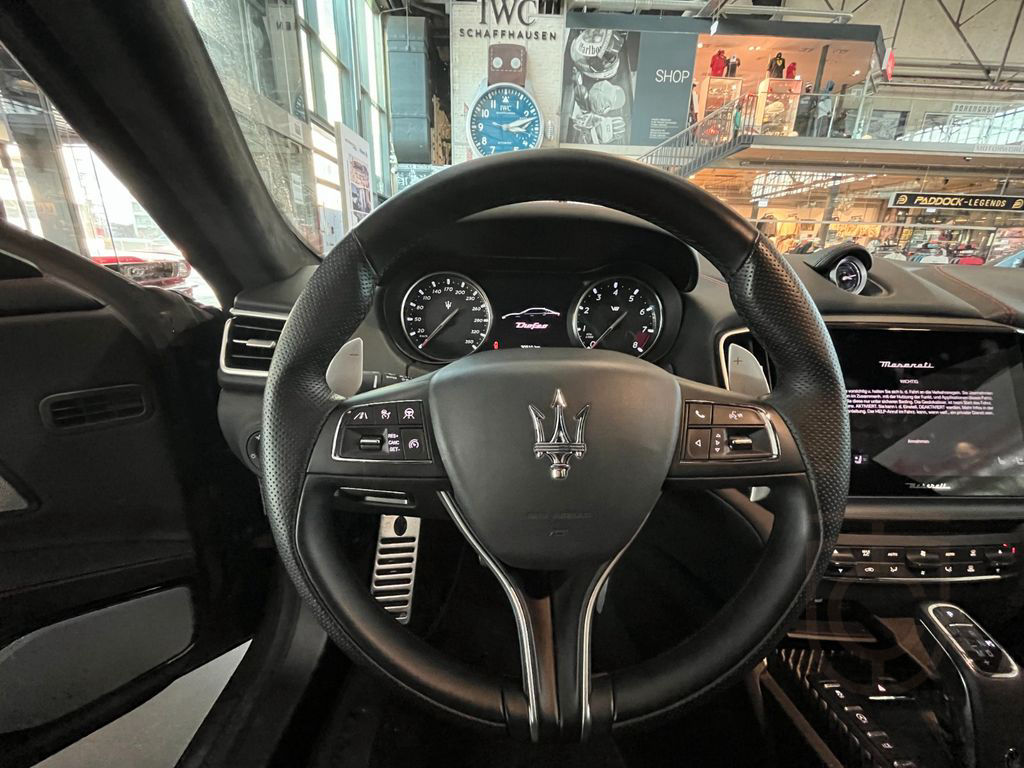 Maserati Ghibli 3.8 V8 Trofeo*B&W*CARBON EXT.*F.ASSIST*