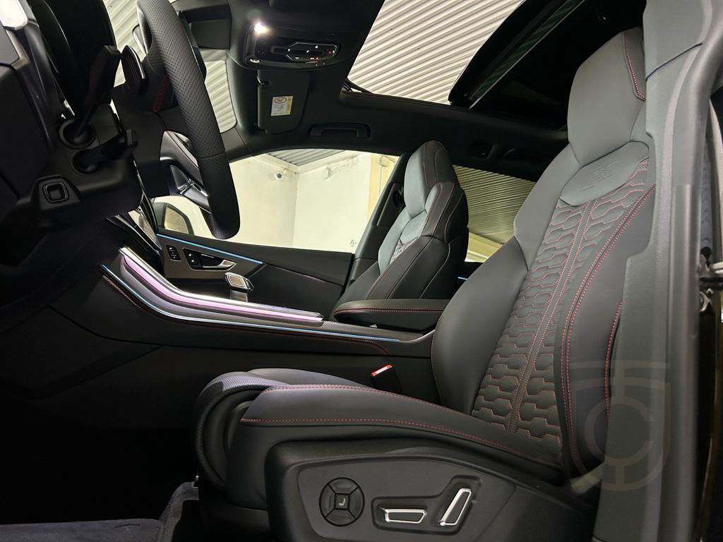 Audi RSQ8 RS Q8 PERFORMANCE Vmax PANO AHK SHZLÜFT