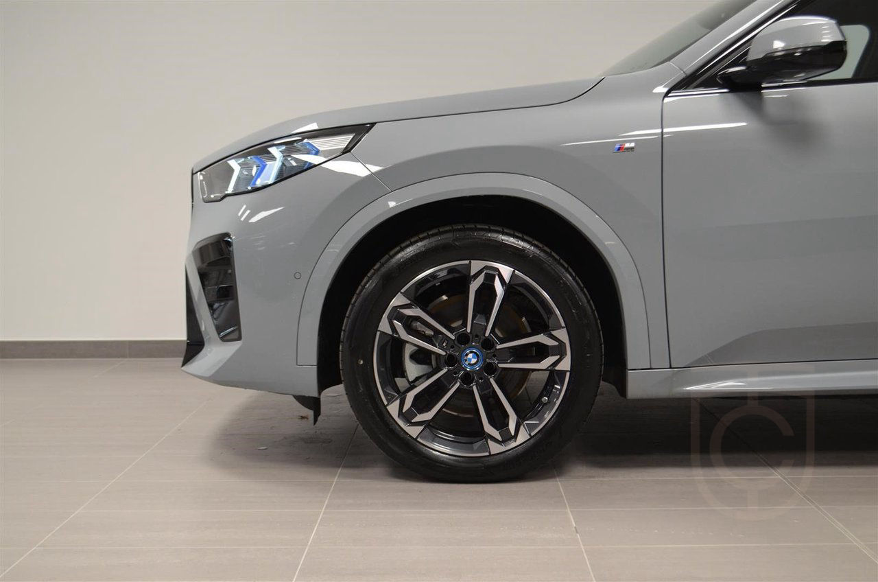 BMW iX2 xDrive30 xDrive 30 M-Sport Premium