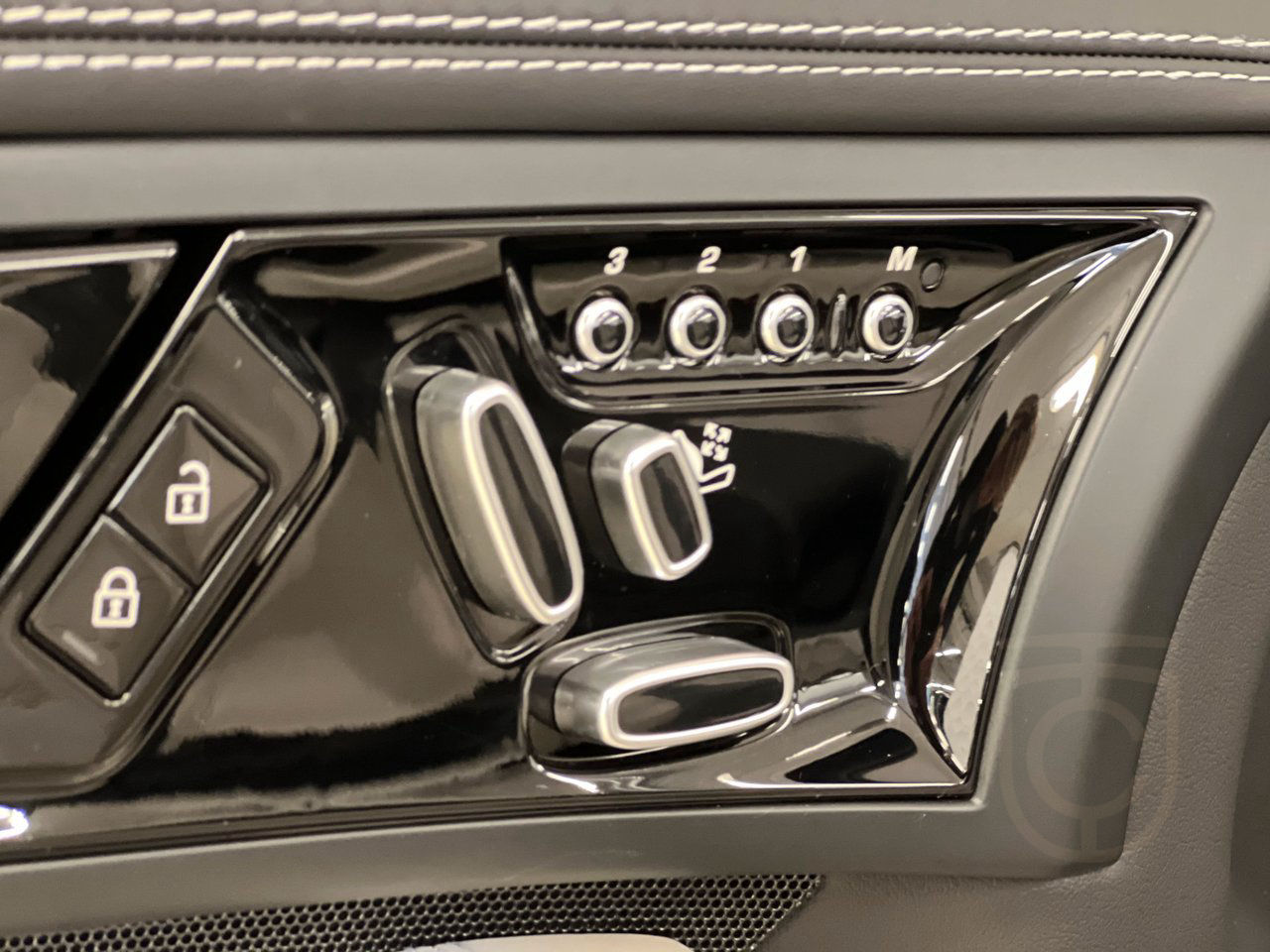 Jaguar F-Type P450 AWD Cabriolet R-Dynamic