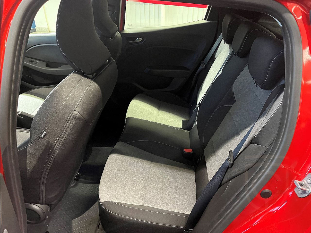 Mitsubishi Colt Invite