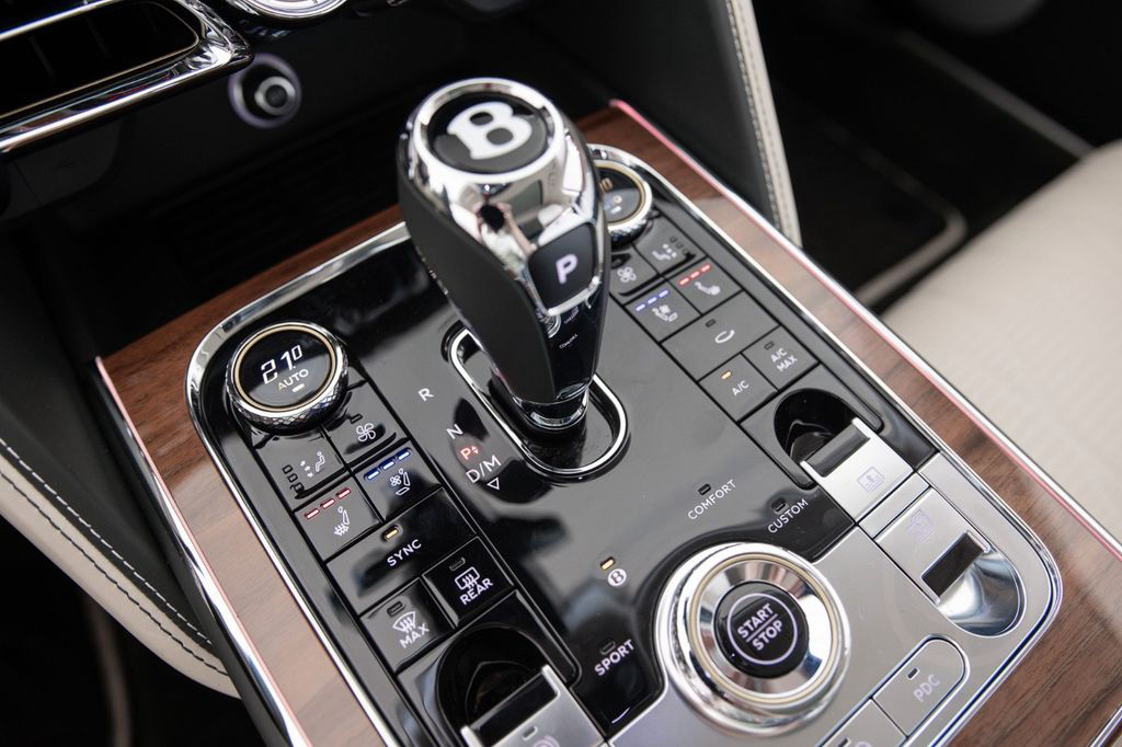 Bentley Flying Spur Azure Hybrid