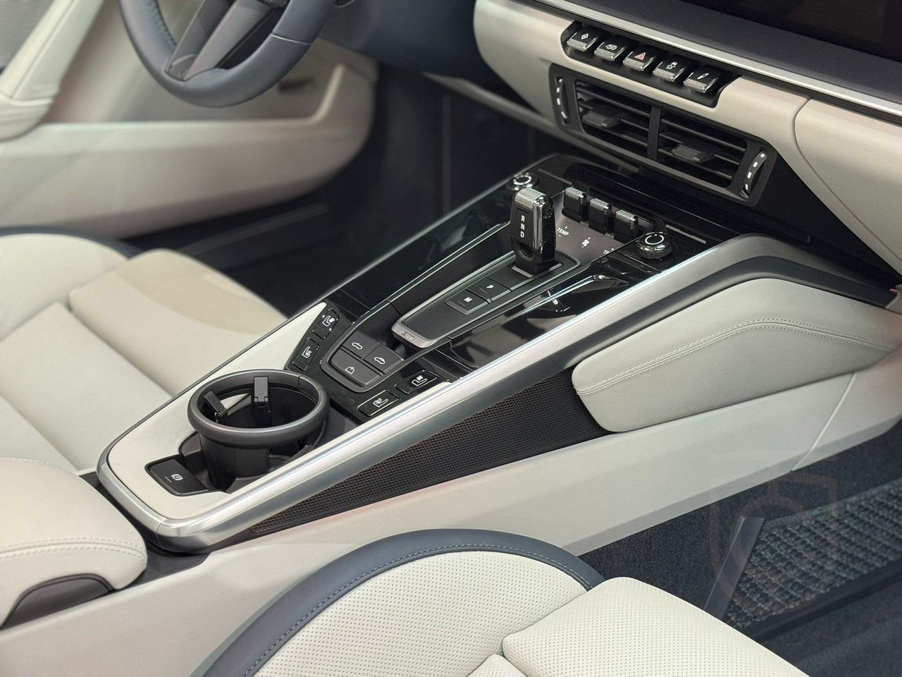 Porsche 911 992 Carrera GTS Cab