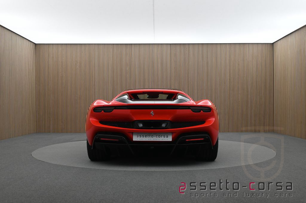 Ferrari 296 GTS*Carbon*Lift*Racing Seats*Neuwertig