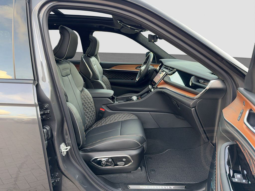Jeep Grand Cherokee Summit Reserve Plug-In-Hybrid 4xe
