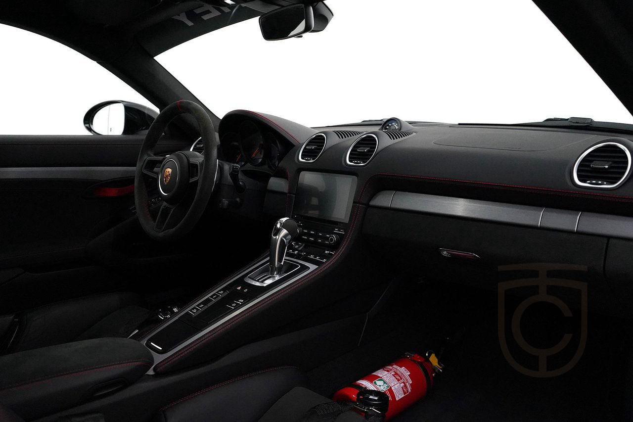 Porsche 718 Cayman GT4 MR