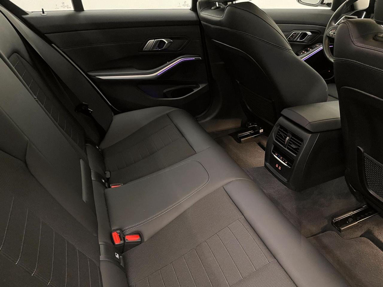 BMW 330e Sedan
