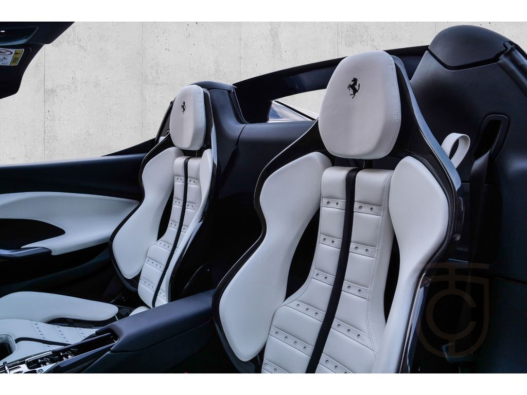 Ferrari 296 GTS *Lift*Carbon+LED*Daytona-Design*JBL*