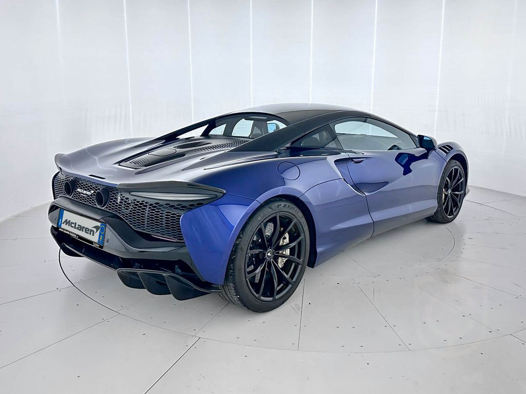 McLaren Artura Performance - McLaren Milano